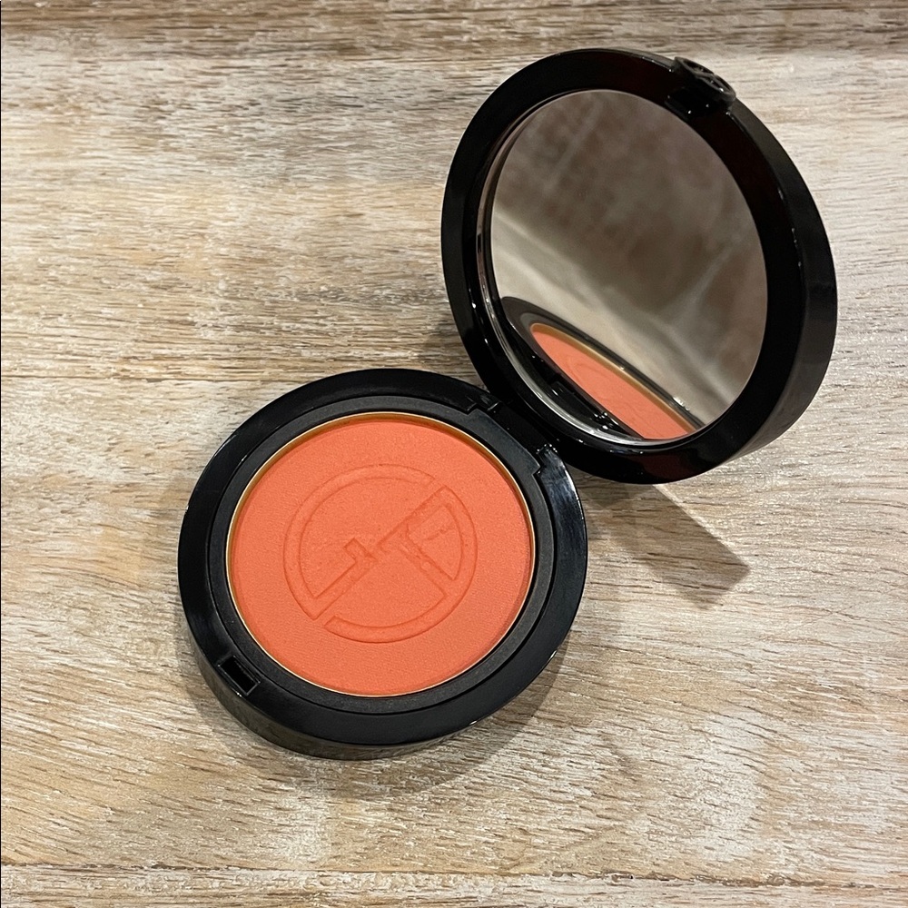 Armani Luminous Silk Blush (30- Offbeat)